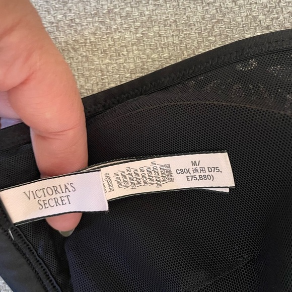 VICTORIA’S SECRET-Black Bralette Size medium - Picture 3 of 3